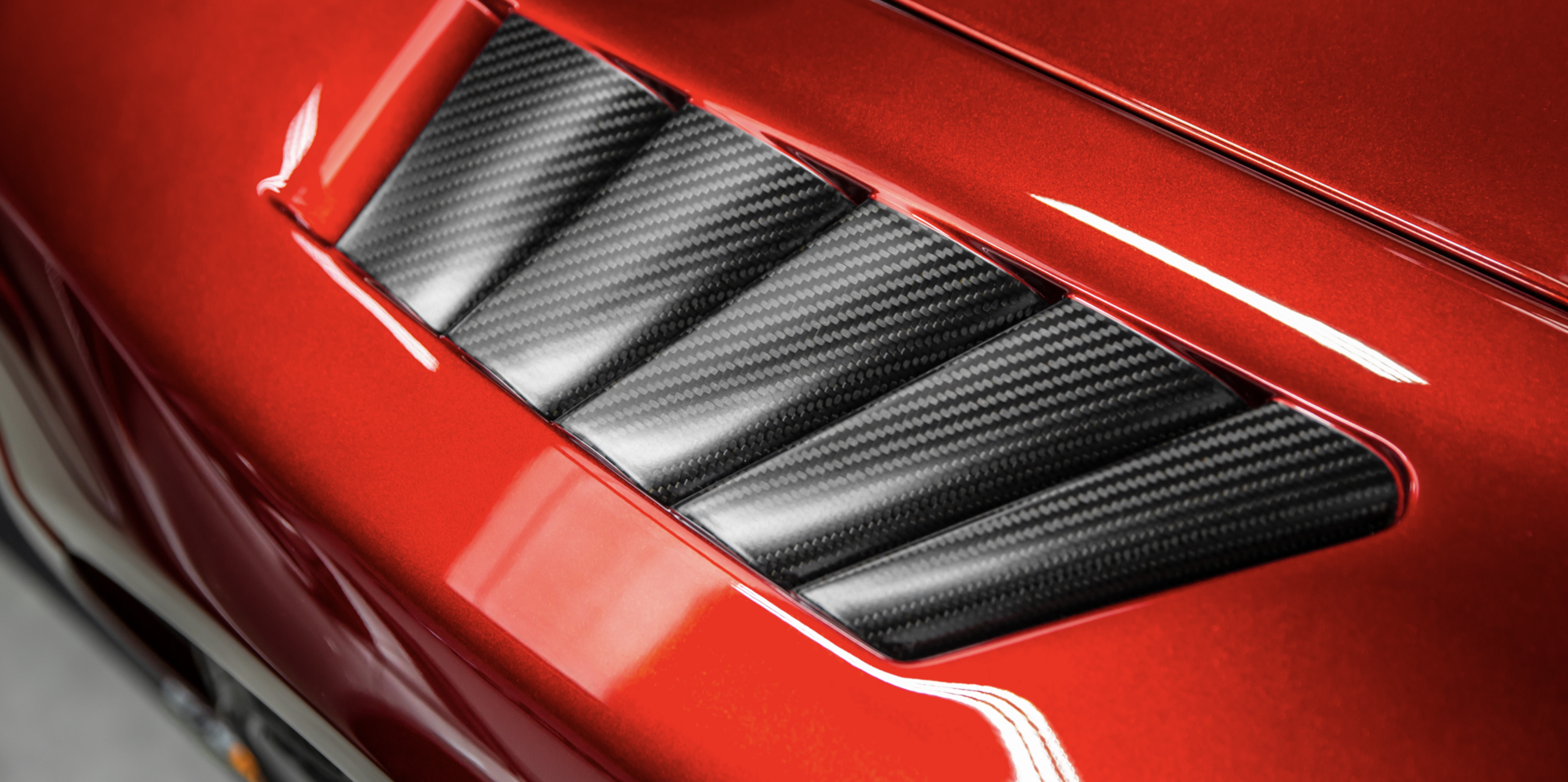 McLaren 675LT Spider in VOLCANO RED
