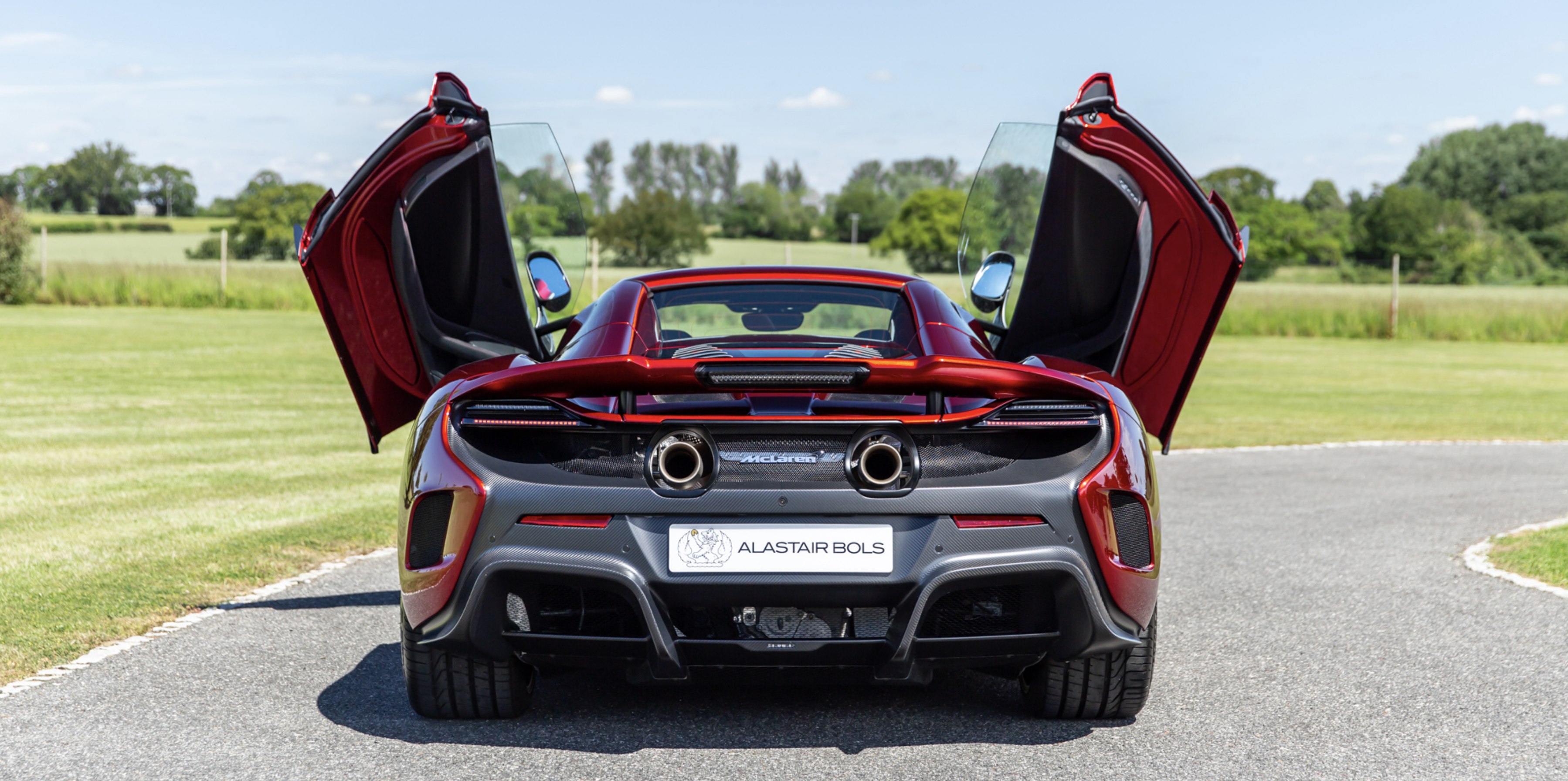 McLaren 675LT Spider in VOLCANO RED