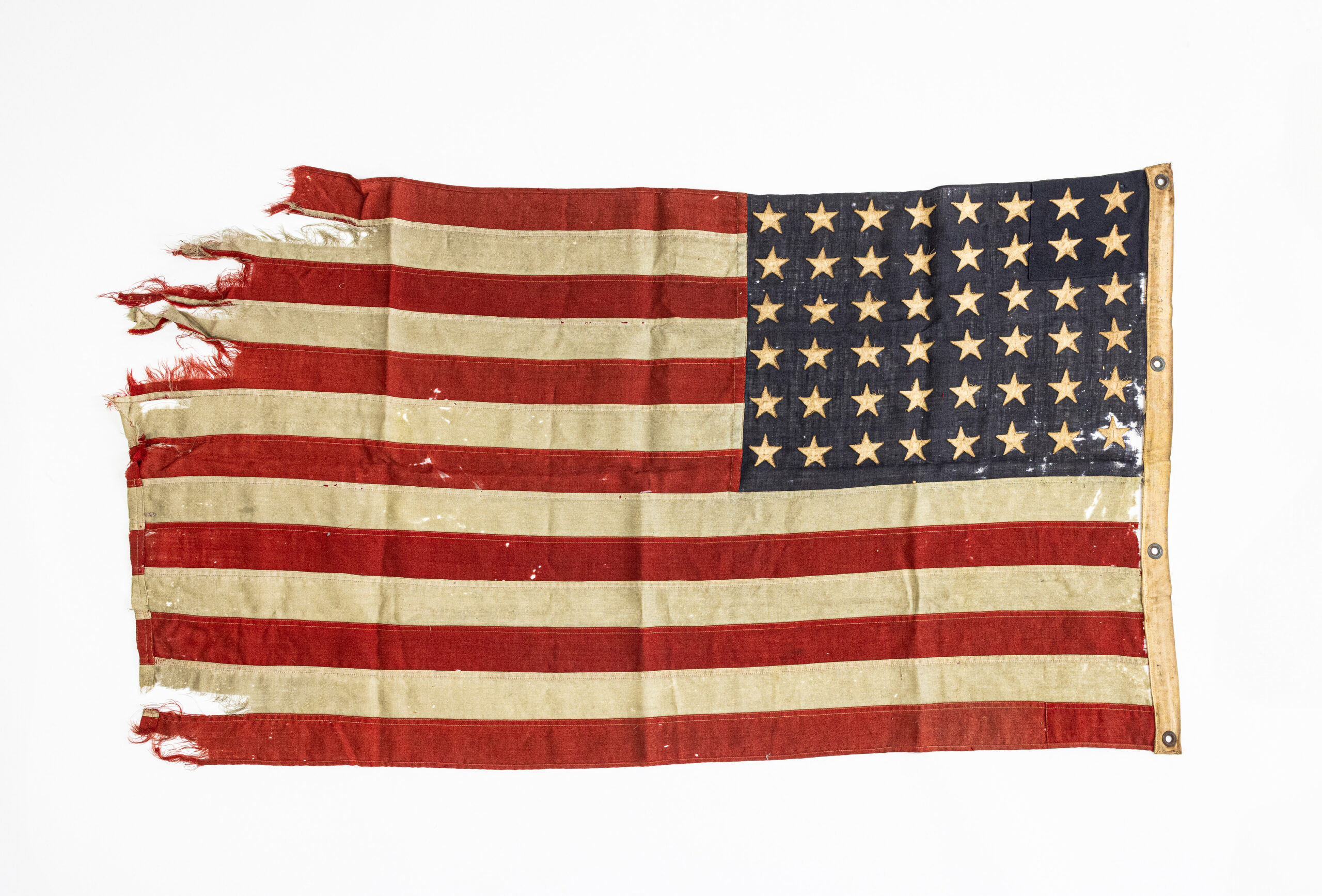 D-Day Flag | 1940s, one of the first flags flown during Operation Neptune and the earliest known flag from D-Day to ever surface for sale. - Image 2